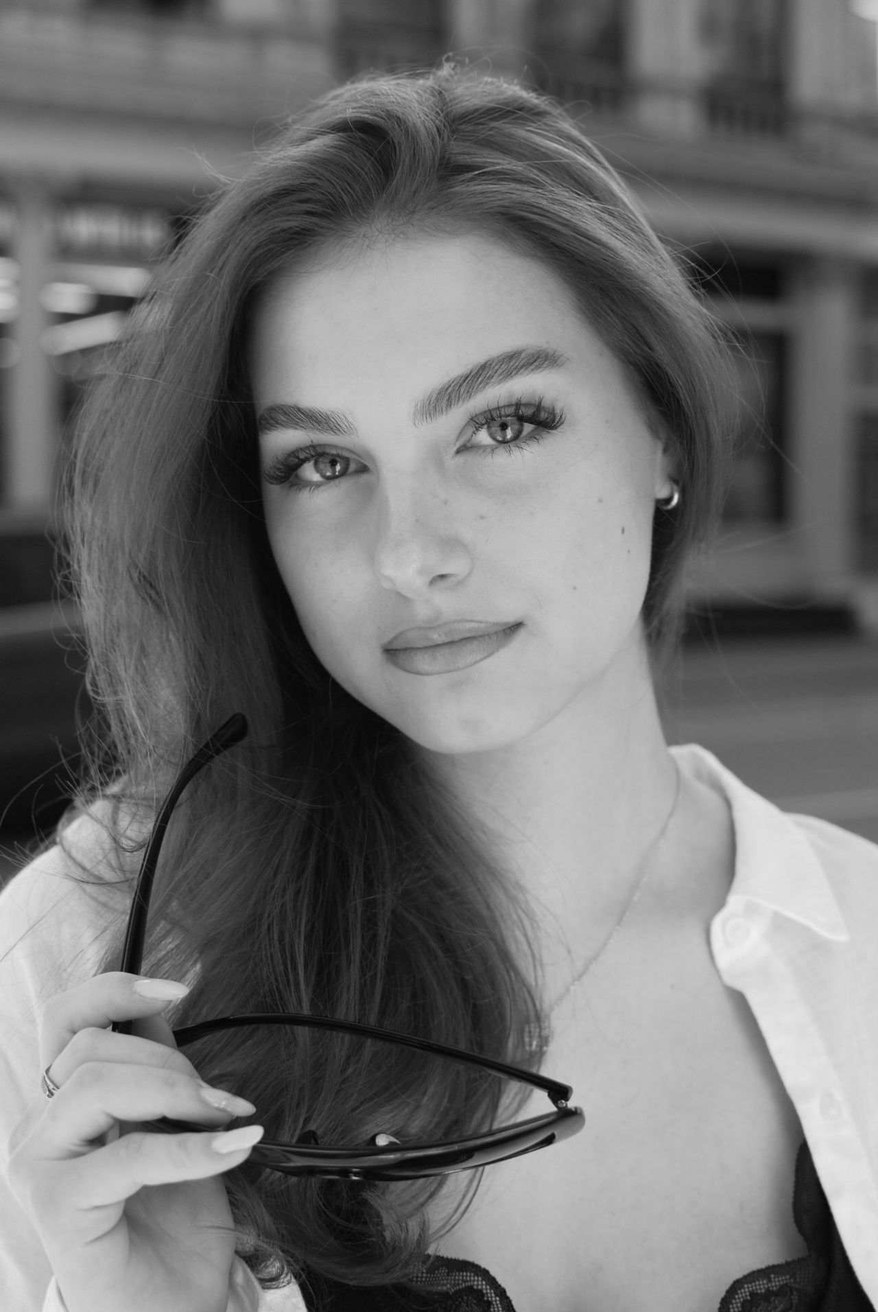 Mia Fantalin, closing frame, black and white close-up